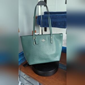 NWOT Coach City Zip Top Crossgrain Leather Tote Bag